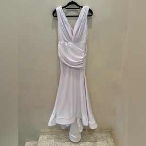 White mermaid style wedding dress size medium NWOT